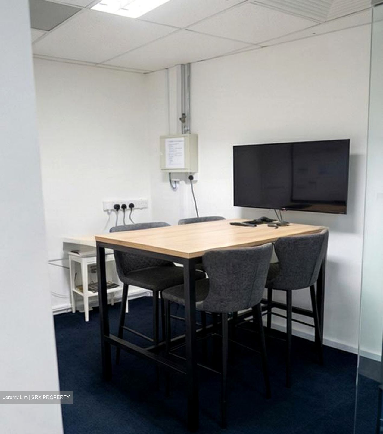 Hsbc Building (D1), Office #521037091